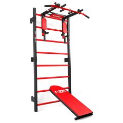 Detailed view of the suspension of the bench on the wall bars