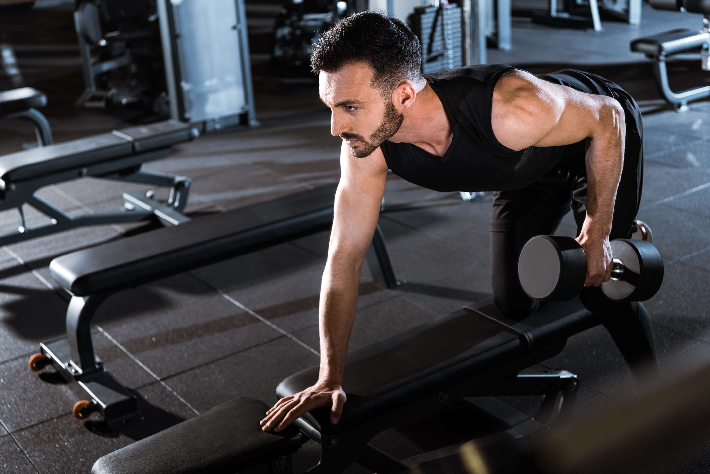 Train your back with dumbbells: Effective exercises for at home